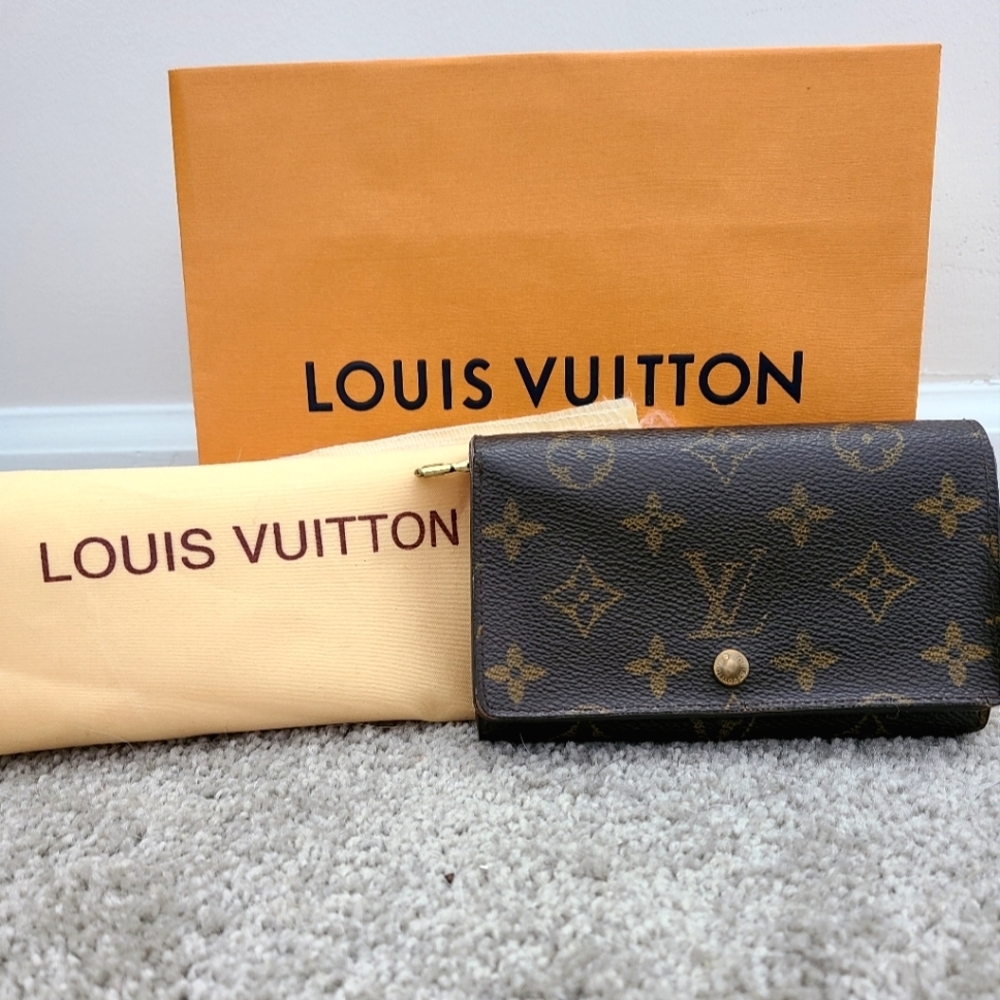 Authentic Louis Vuitton Lv Monogram Coated Canvas Porte-Monnaie Tresor Wallet